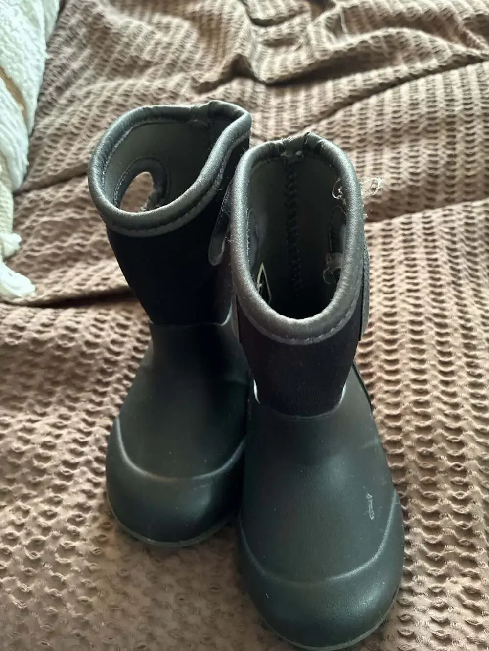 Bogs Baby Classic Solid Waterproof Boots Black Infants Size 6
